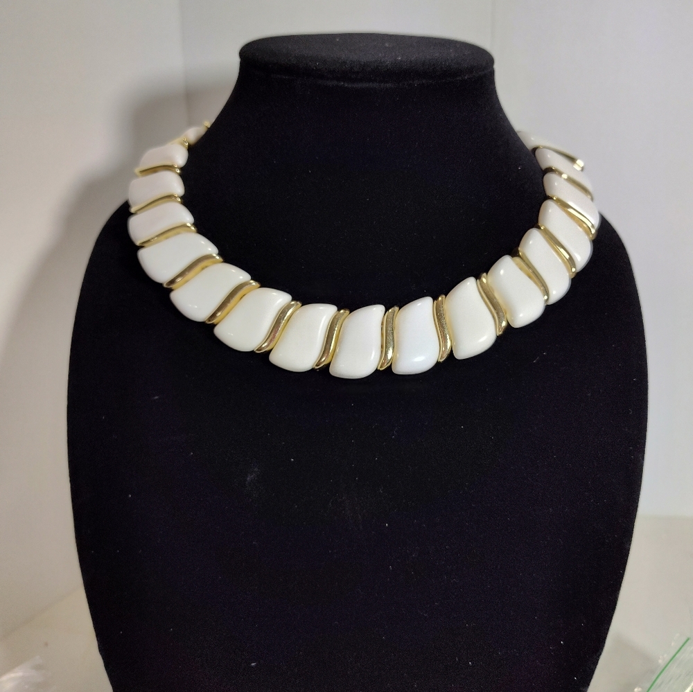 Elegant White and Gold Women's Necklace